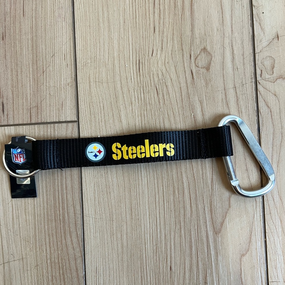 Lot of 5 Pittsburgh Steelers Lanyard Keychain NWT